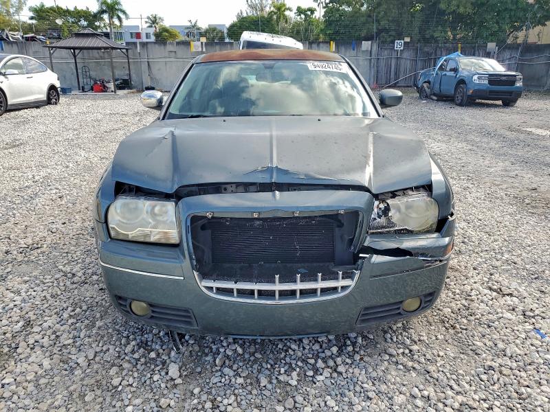 2006 Chrysler 300 მანქანა იყიდება აუქციონზე, vin: 2C3KA53G36H130696, აუქციონის ნომერი: 94924745