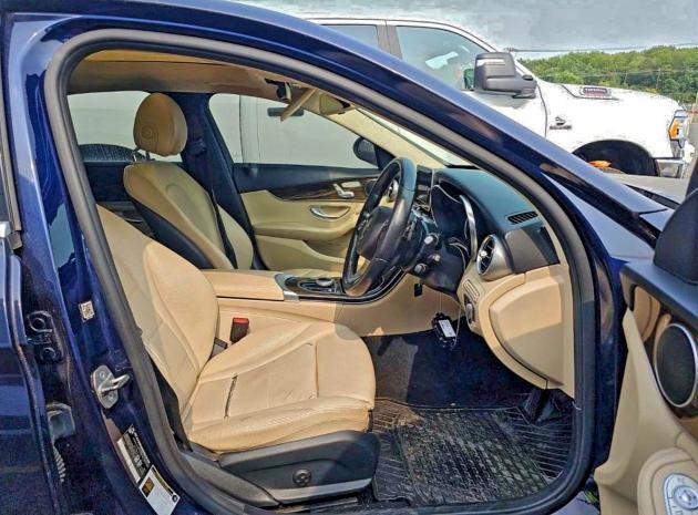 Продажа на аукционе авто 2017 Mercedes-benz C 300 4mat, vin: 55SWF4KBXHU216920, номер лота: 97963395
