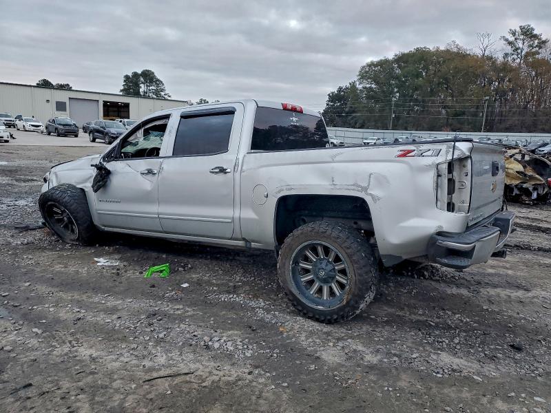 Продаж на аукціоні авто 2018 Chevrolet Silverado, vin: 3GCUKREC4JG318879, номер лоту: 95234145