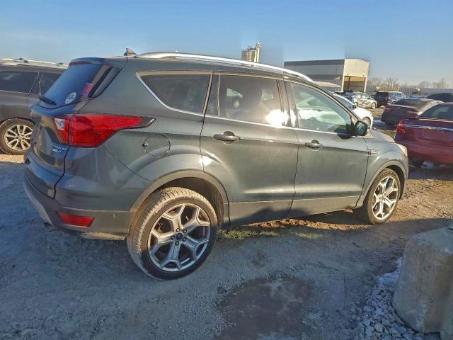 2019 Ford Escape მანქანა იყიდება აუქციონზე, vin: 1FMCU9J95KUC32779, აუქციონის ნომერი: 95848635