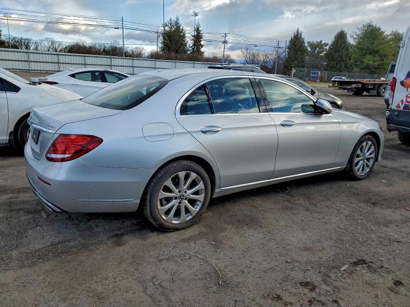 96082025 :رقم المزاد ، WDDZF4KB1KA616580 vin ، 2019 Mercedes-benz E مزاد بيع