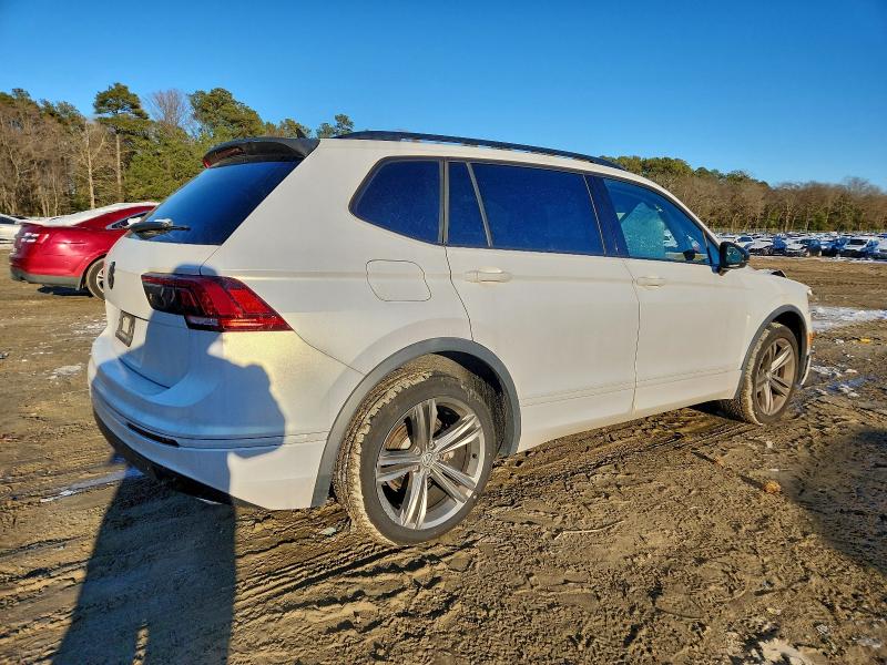 96355045 :رقم المزاد ، 3VV2B7AX8KM009151 vin ، 2019 Volkswagen Tiguan مزاد بيع