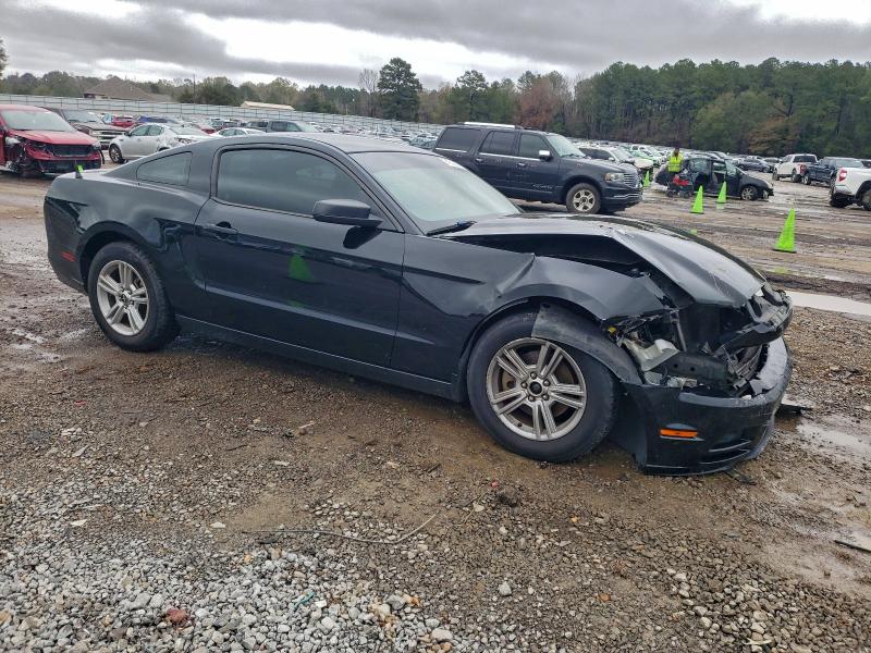 Продажа на аукционе авто 2014 Ford Mustang, vin: 1ZVBP8AM6E5251228, номер лота: 94784325